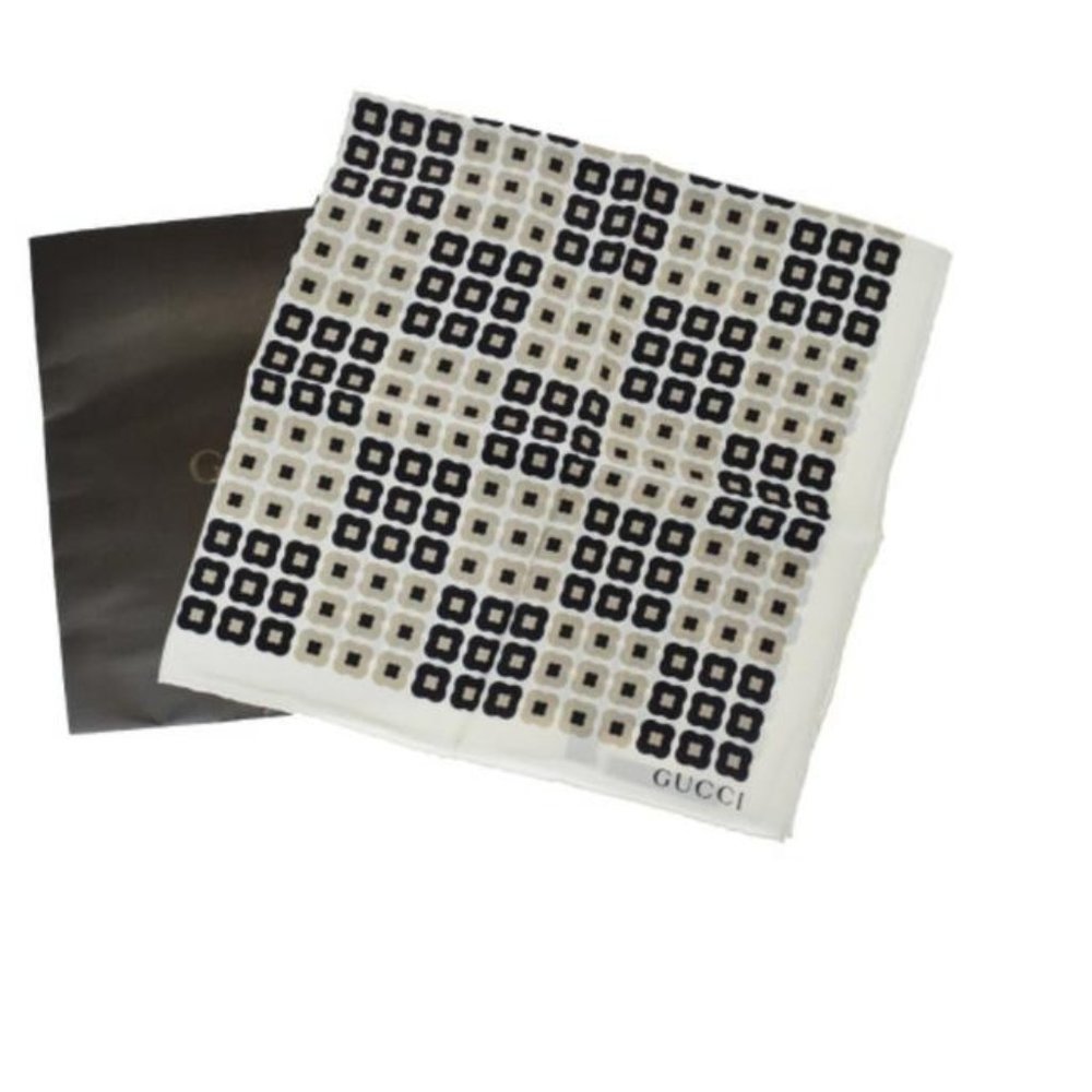 LA-Gucci Tan Black White Print Geometric Silk Scarf